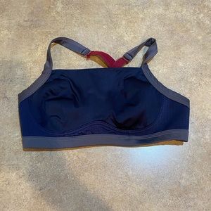 Womens Woolworths, sports bra, size small, lightly lined
